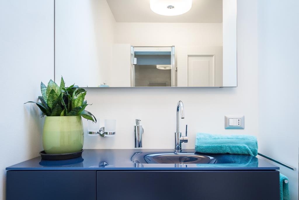 Como Design Apartment - byMyHomeinComo Exterior foto